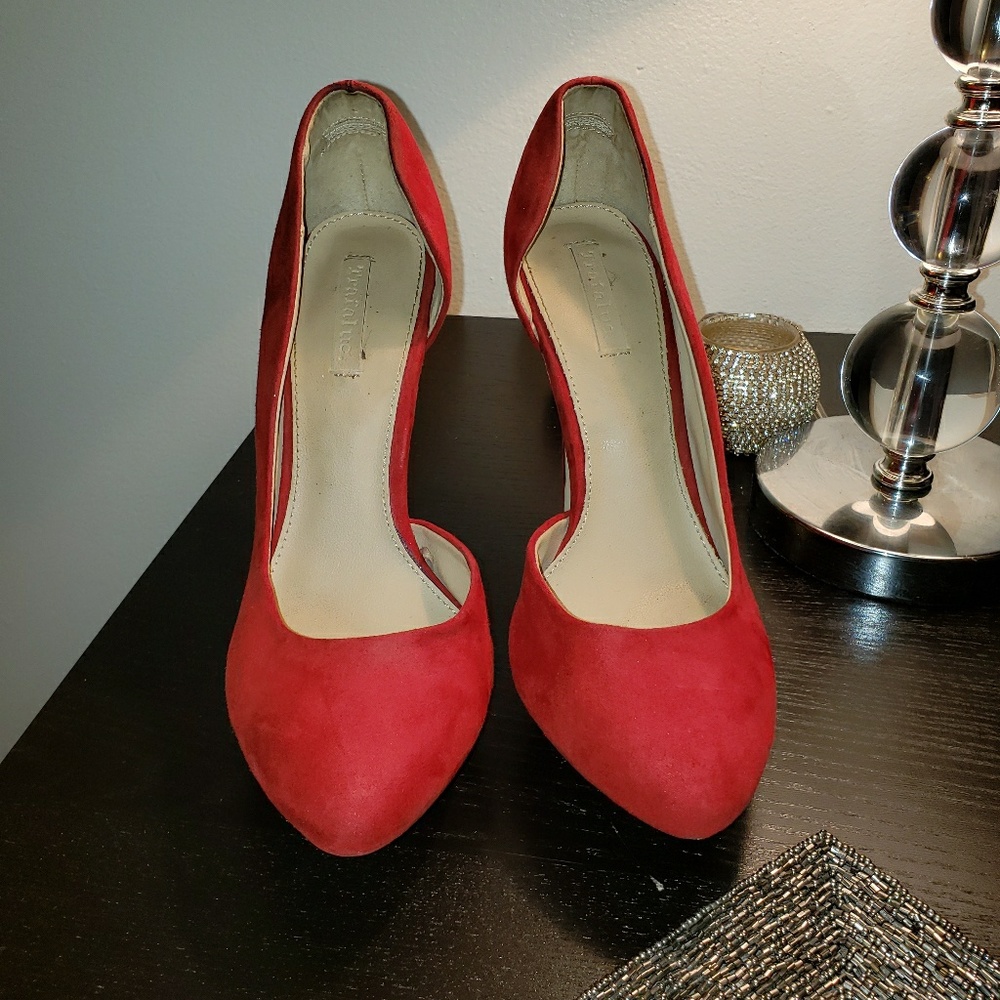 ZARA Trafaluc red almond toe pumps
